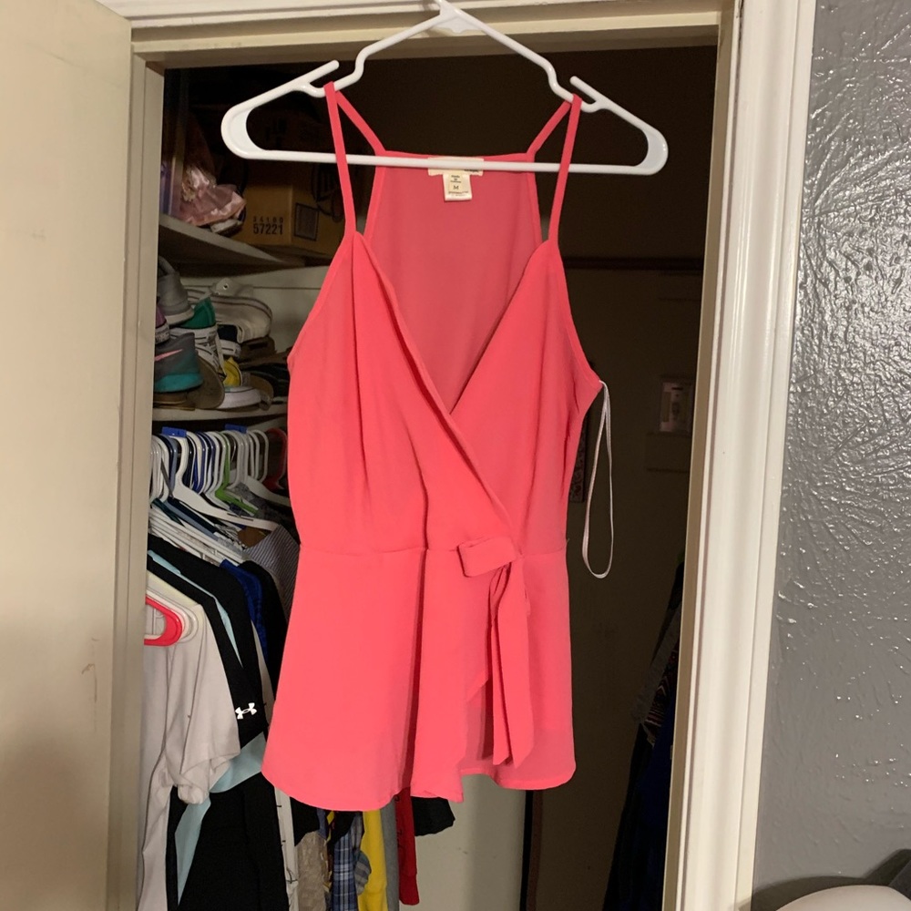 Tank top with bow